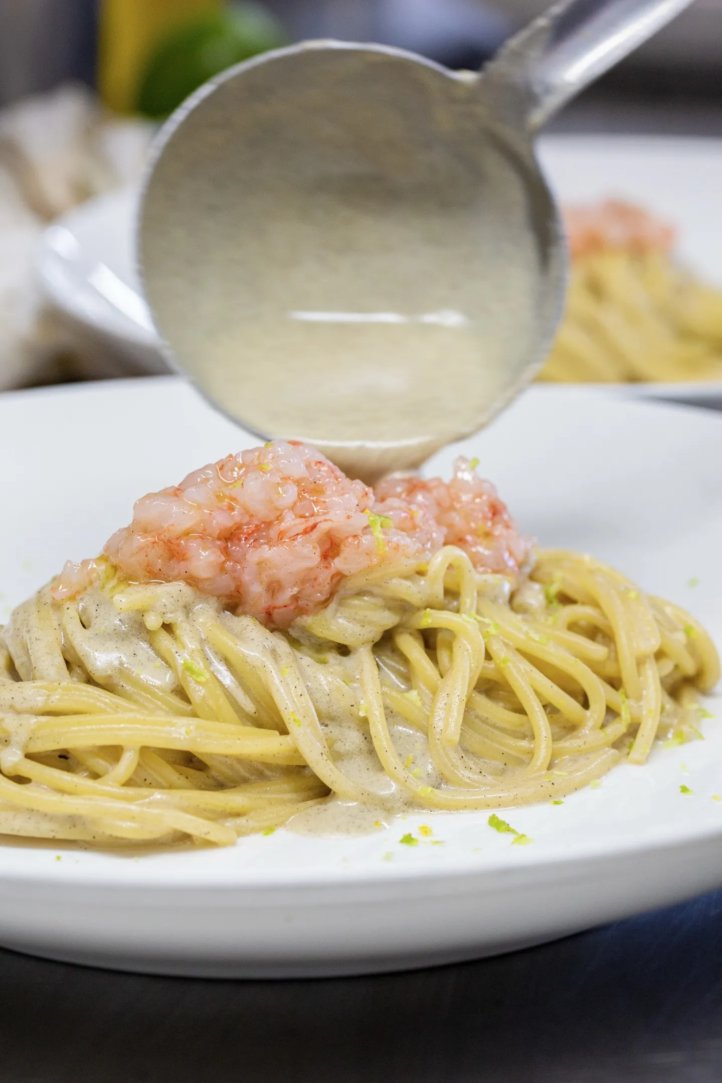 Spaghetto Cacio e Pepe con Tartare di Gamberi